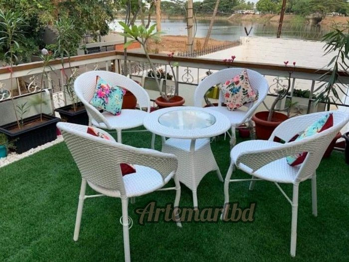 Outdoor indoor Garden Chair Set Color White 4 Chair with tea Table